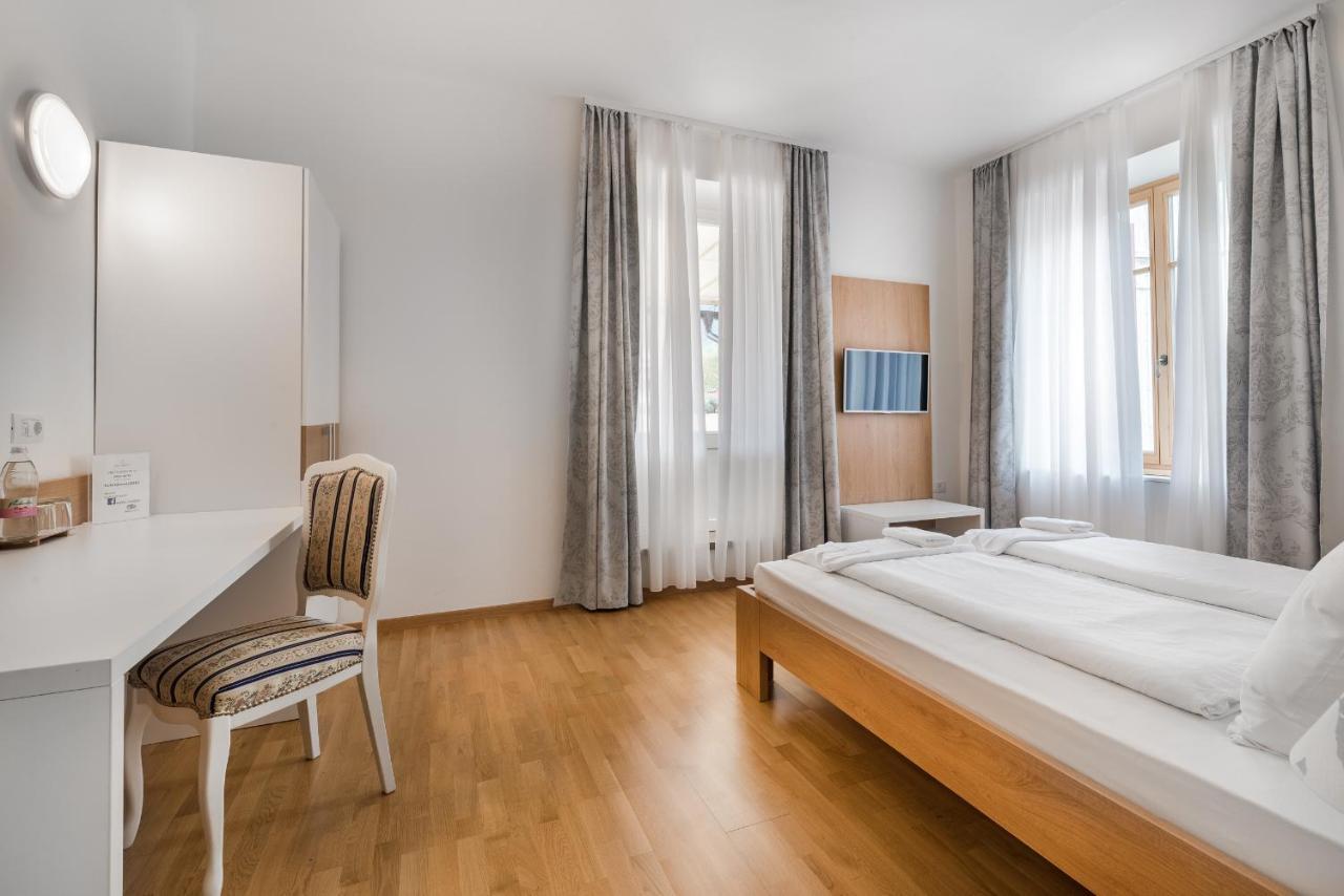 Hotel Dvorec Tolmin Exterior foto